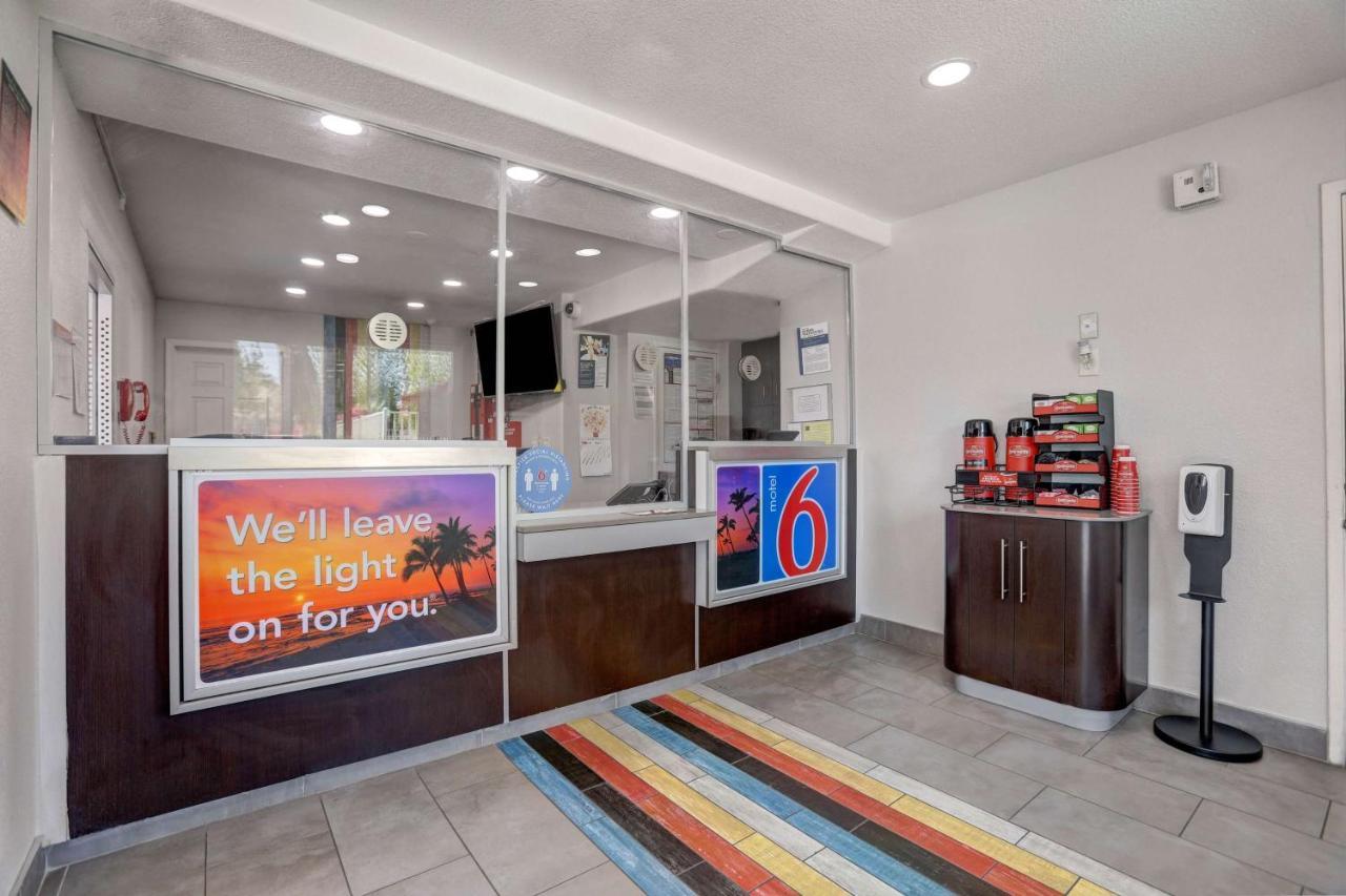 Motel 6-San Bernardino, Ca - North Serrano Village Dış mekan fotoğraf